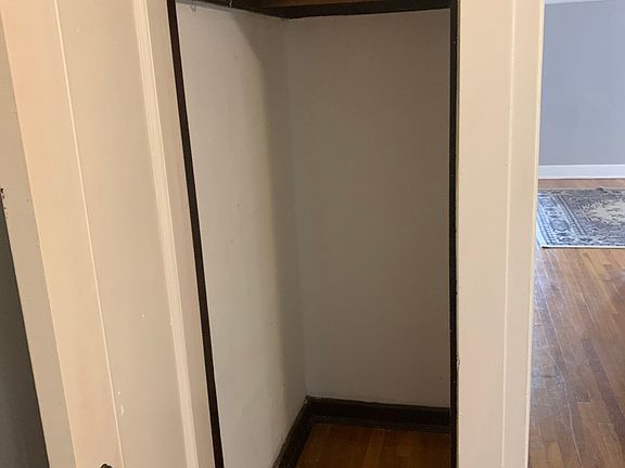 3rd image of 5354 N Winthrop Ave #2