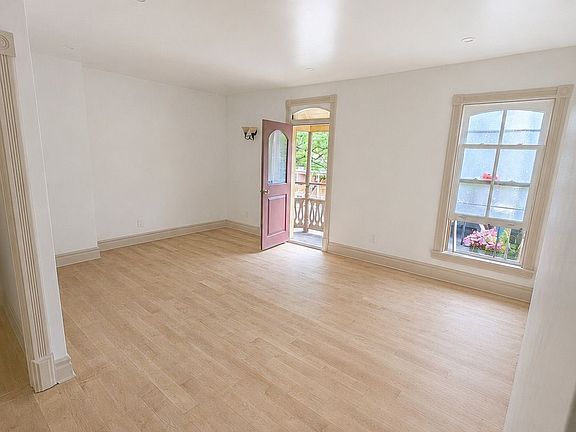 2nd image of 561 Parliament St