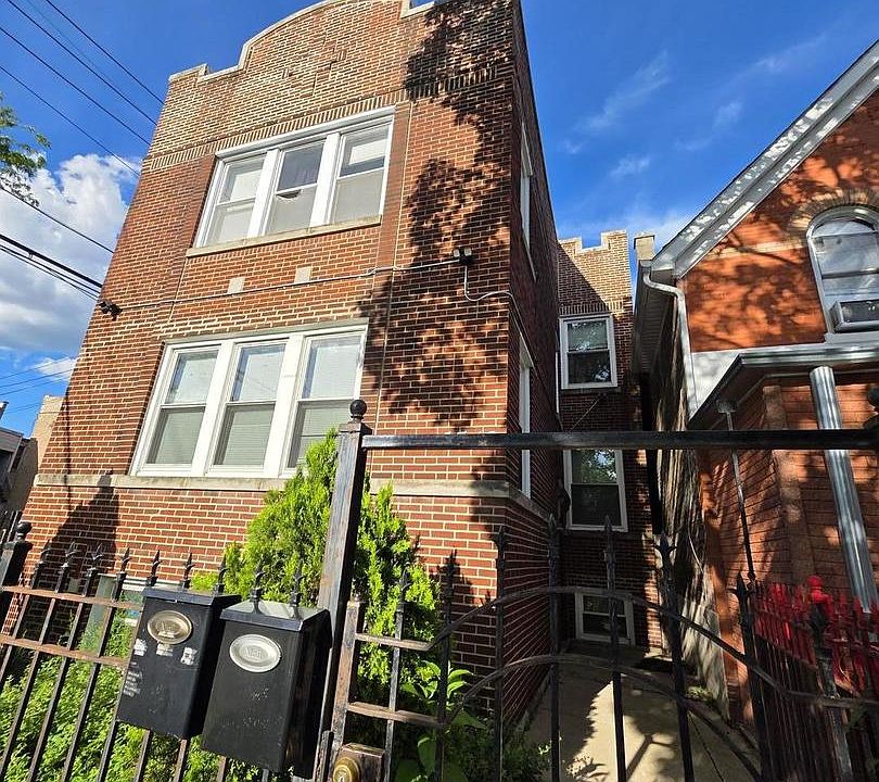 1st image of 1543 N Avers Ave