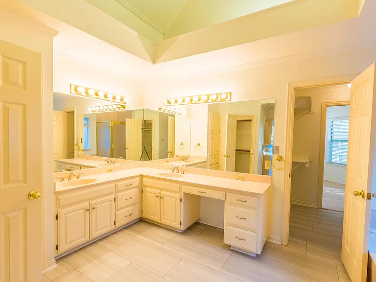 2411 Cross Timbers Trl — Photo 19