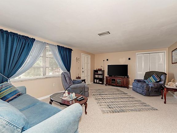 4th image of 1911 Neptune Dr