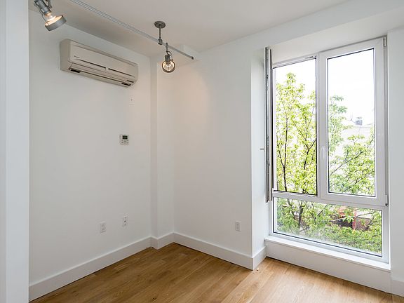 4th image of 74 Maujer St #20A