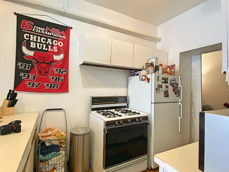 1054-66 Cornelia Avenue Gdn #1054 — Photo 7