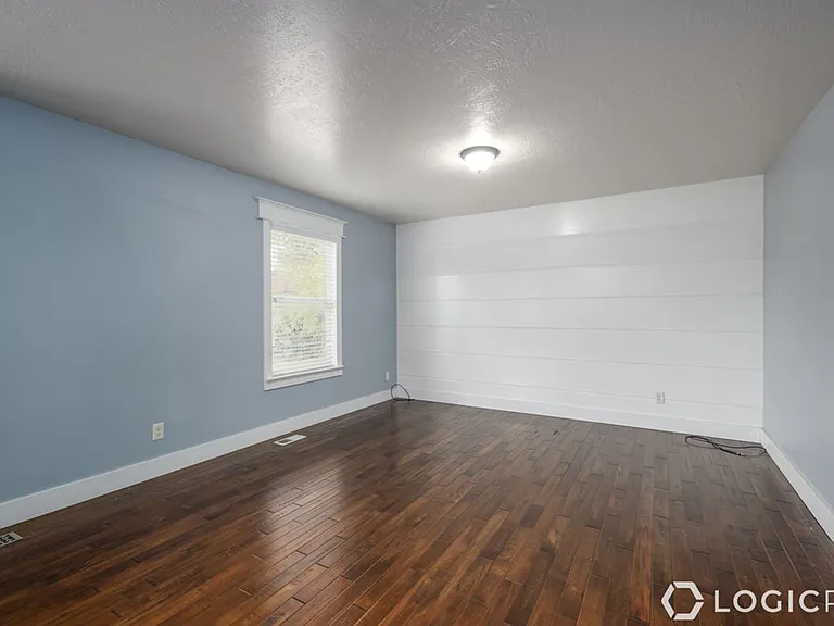 376 W Concord Pl — Photo 6