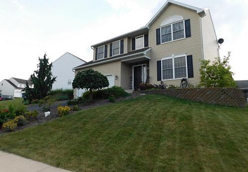 1st image of 109 N Rosewood Ct