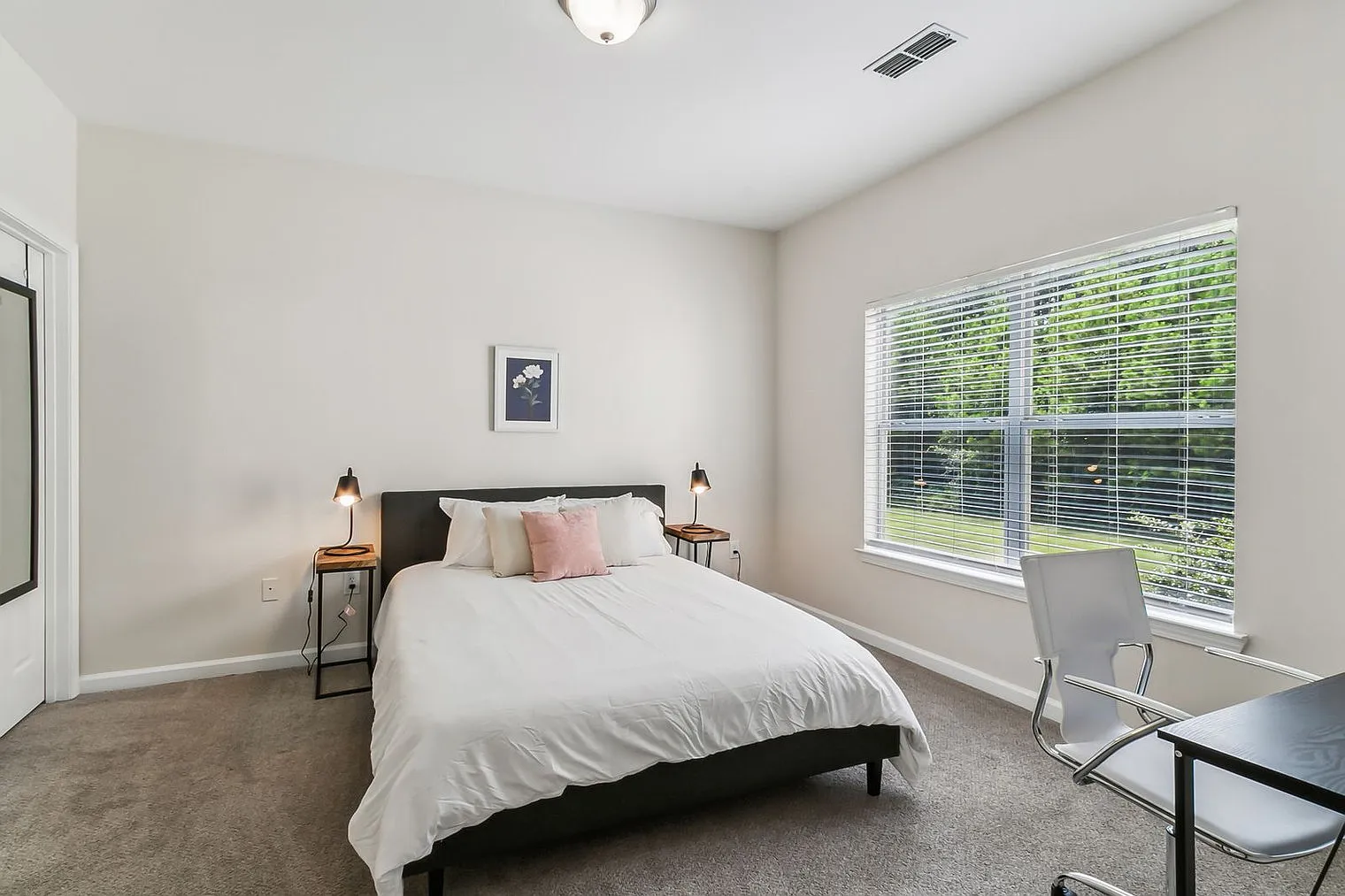 2 bed, 2.0 bath, 1097 sqft, $2,839 — Photo 4