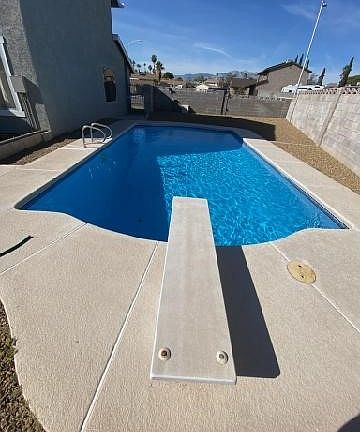3rd image of 301 Courtney Ln