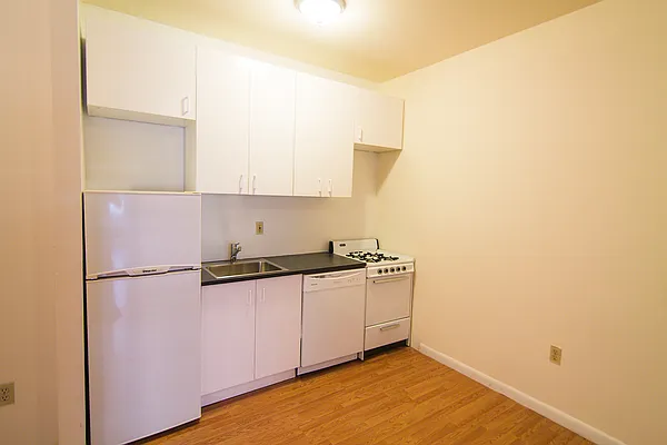 Rented by Coda Real Estate NYC | media 13