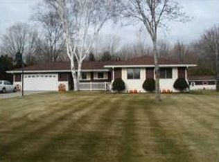 7934 Prairie Ln, Two Rivers, WI 54241
