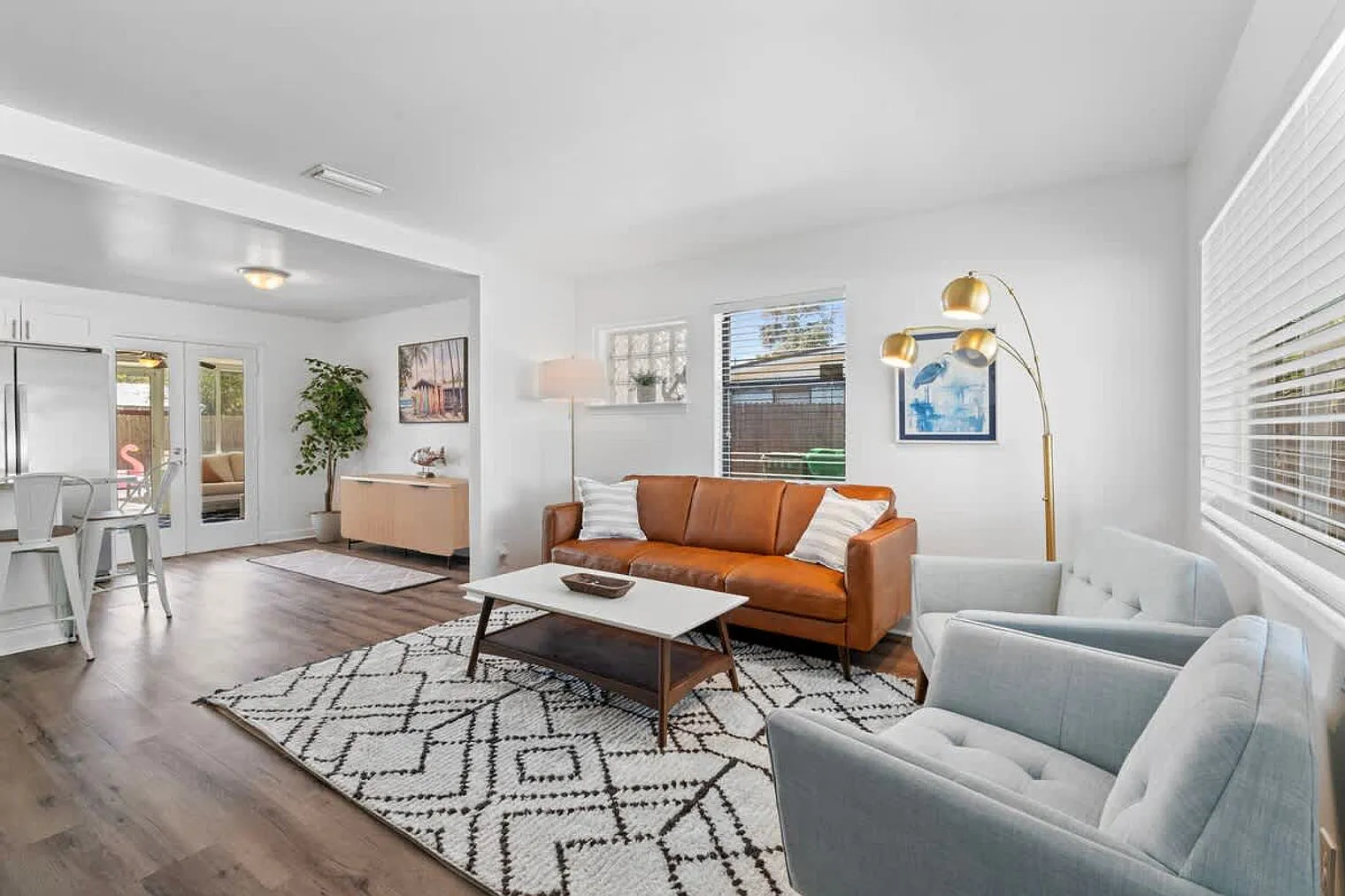 3 bed, 1.0 bath, 1270 sqft, $5,411 — Photo 4