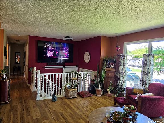 3rd image of 519 1st STREET NW