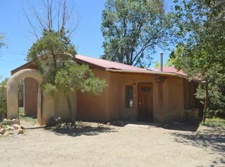 34 La Morada Rd, Ranchos De Taos, NM 87557