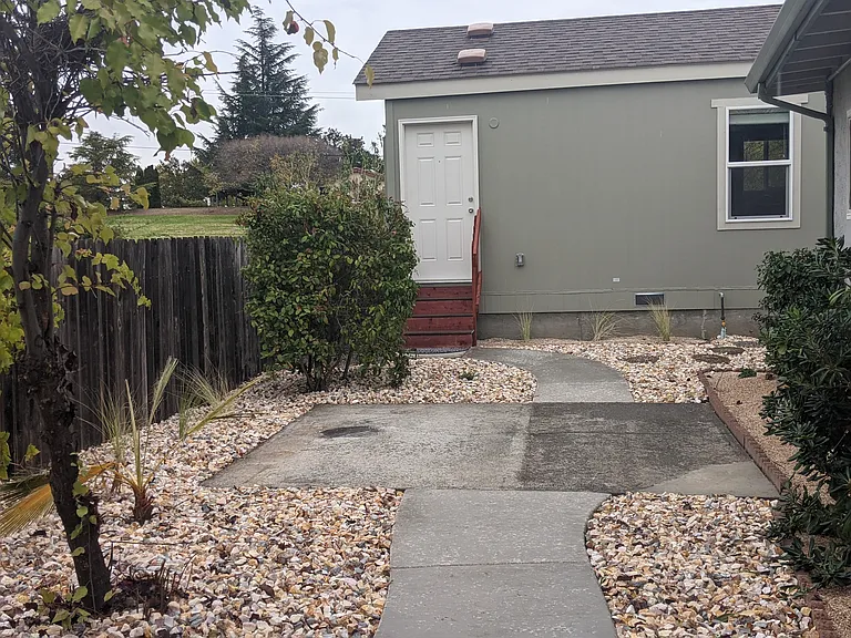 408 Springvalley Dr — Photo 15