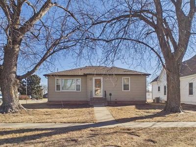 824 Sherman St, Holdrege, NE, 68949