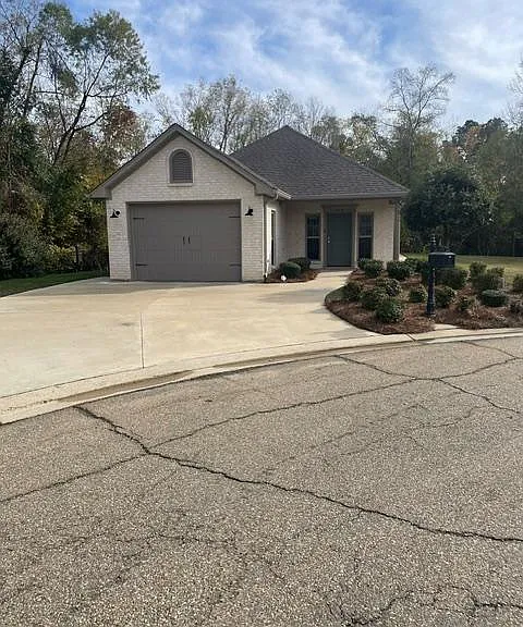 115 Kaki Ln — Photo 1