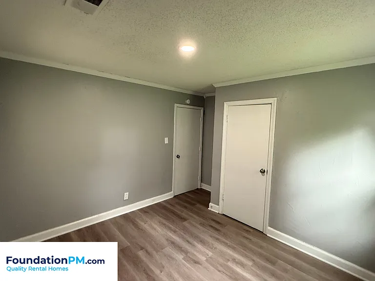 2100 Worthington Cir — Photo 18