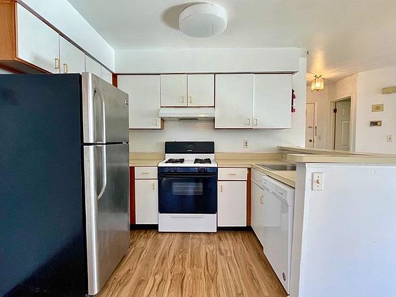 5th image of 6 Ayres Ct