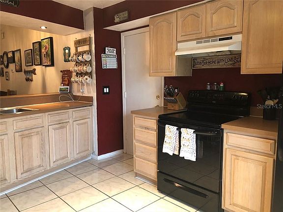 5th image of 816 Grenoble Dr
