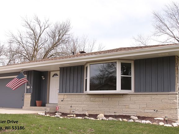 2nd image of 815 Cavalier Dr