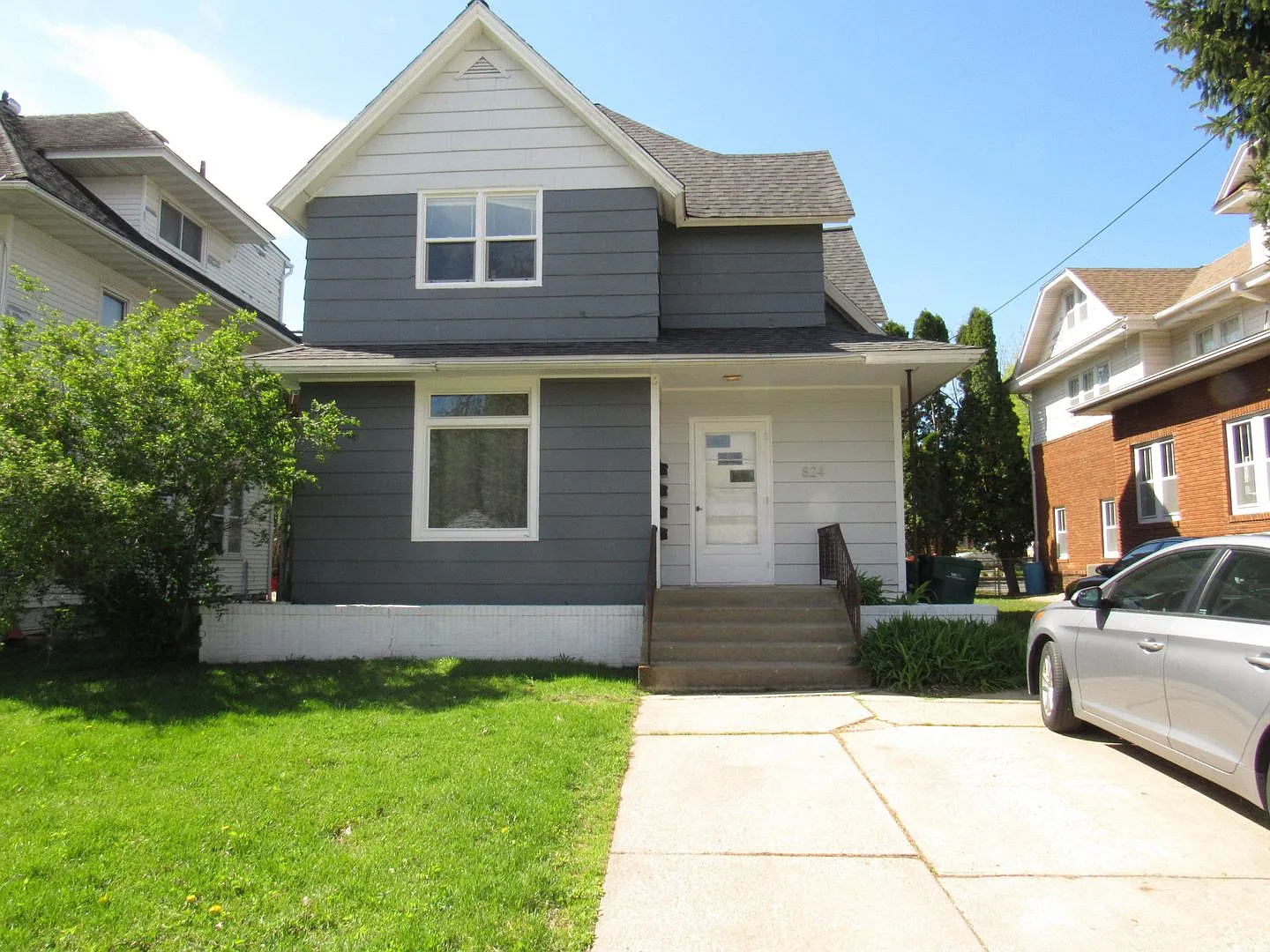 Spacious 2-Bed, 1-Bath Apartment Near Downtown! — Photo 3