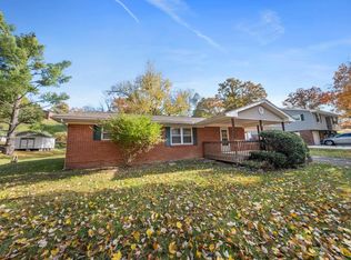 906 W Alexander Dr, Ashland, KY 41102