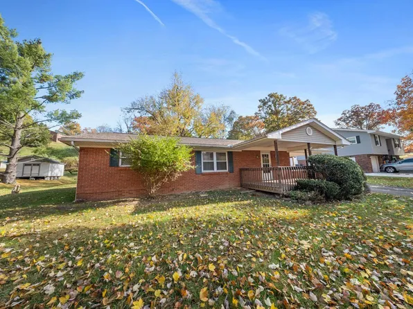 906 W Alexander Dr, Ashland, KY 41102