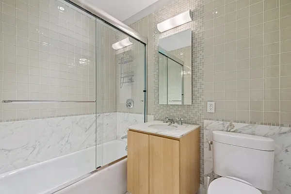 Sold by Compass | media 21