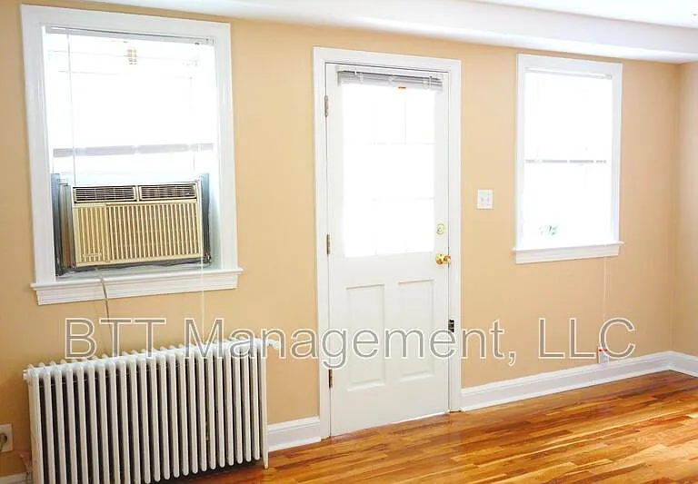 8210 Greenwood Ave #1 — Photo 10