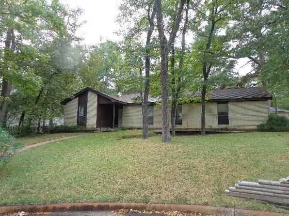 3644 Youpon St, Huntsville, TX 77340