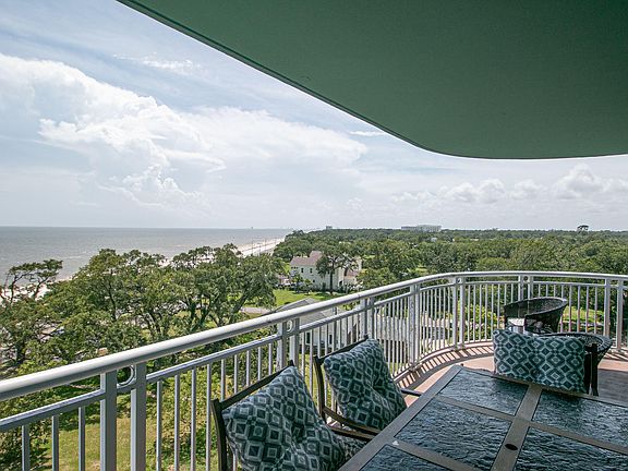 3rd image of 2228 Beach Dr