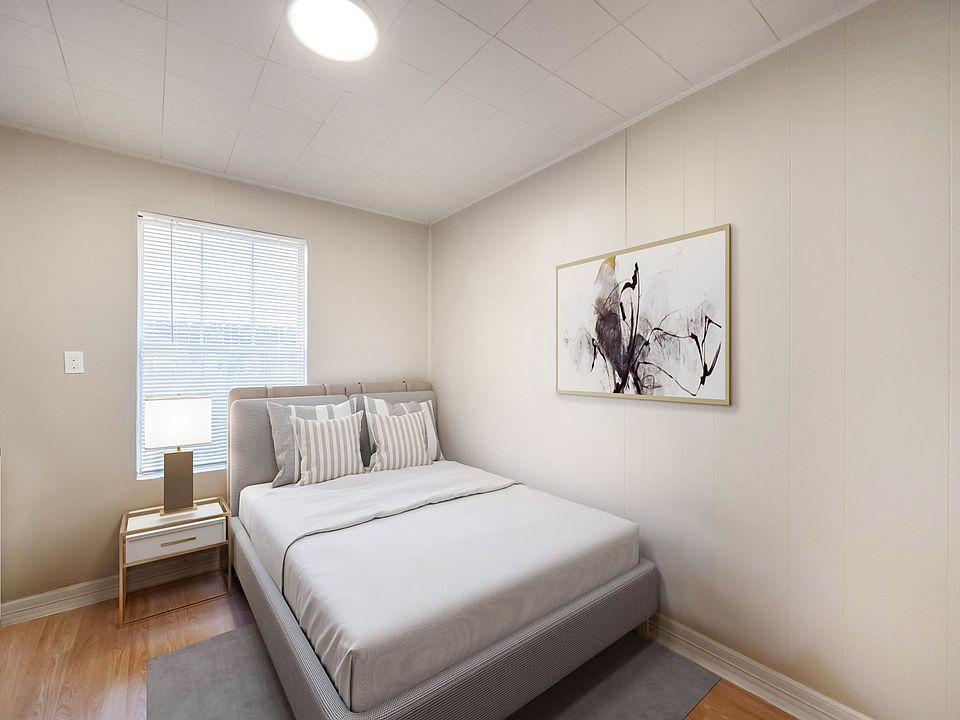 Disclaimer: This photo has been virtually staged. Not all furnishings seen will be included. Please view the virtual tour.