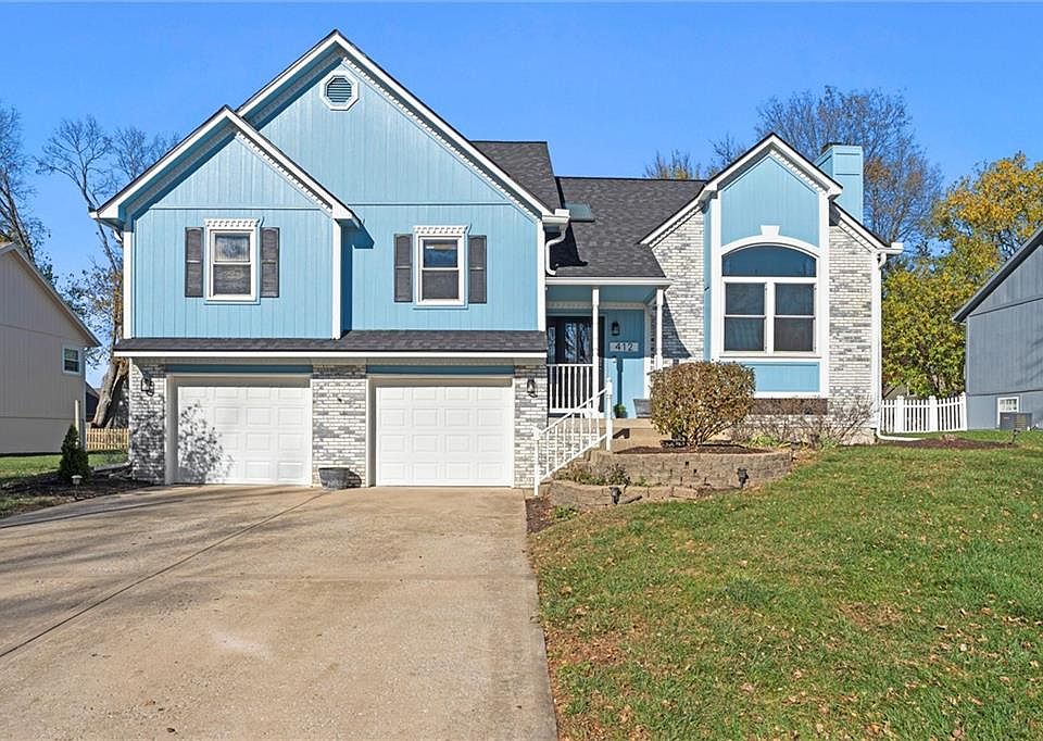 1st image of 412 SE Ashton Dr