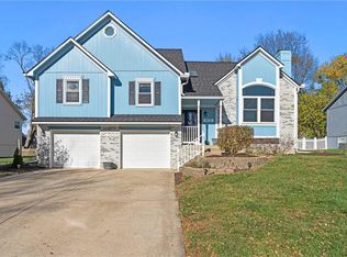 412 SE Ashton Dr, Lees Summit, MO 64063