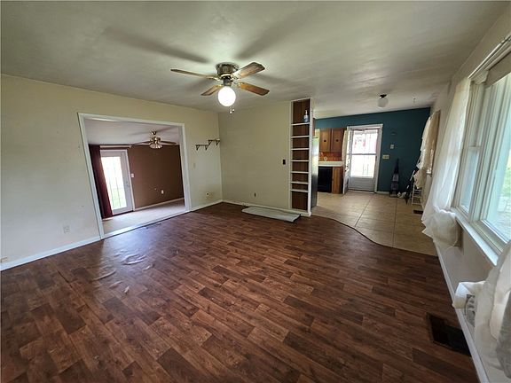 5th image of 417 E Elm St