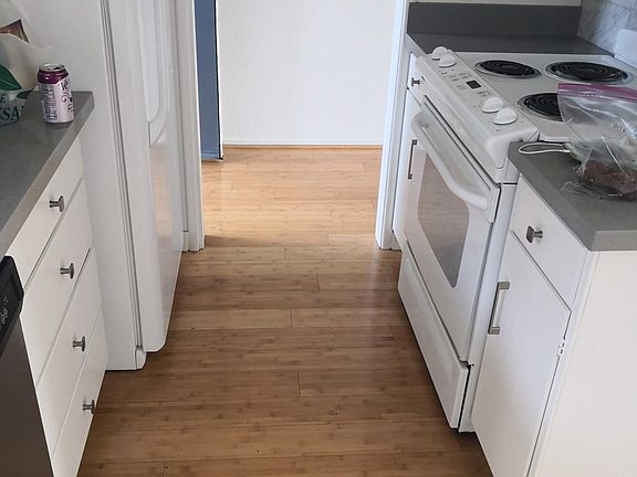 3rd image of 27 Circle Dr APT D