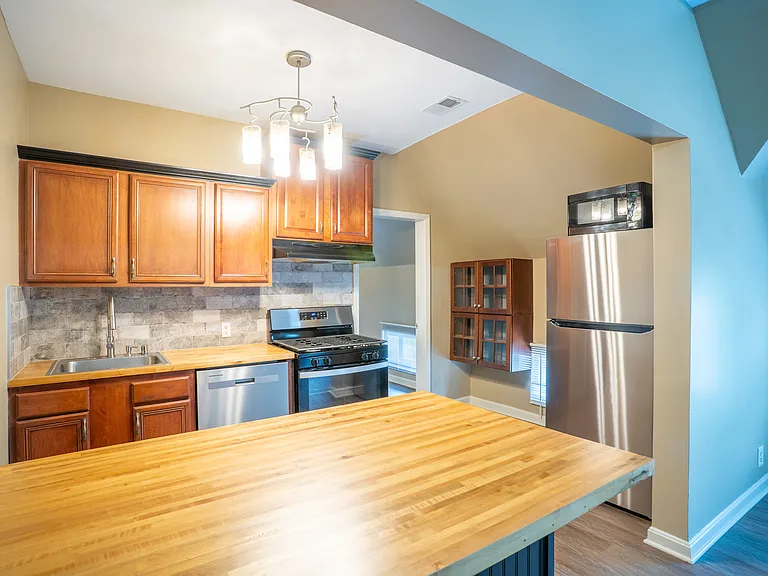 Kitchen
All new applances gas stove