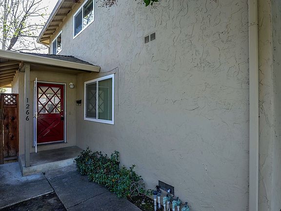 3rd image of 1268 Flora Ave