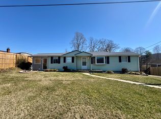 6729 Sontag Rd, Rocky Mount, VA 24151