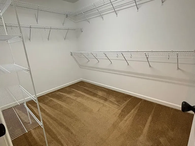 402 Beaumont Cir — Photo 15