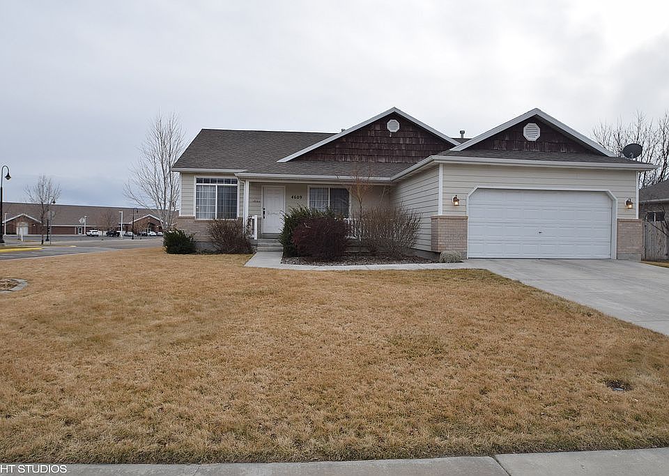 1st image of 4609 W Carriage Ln