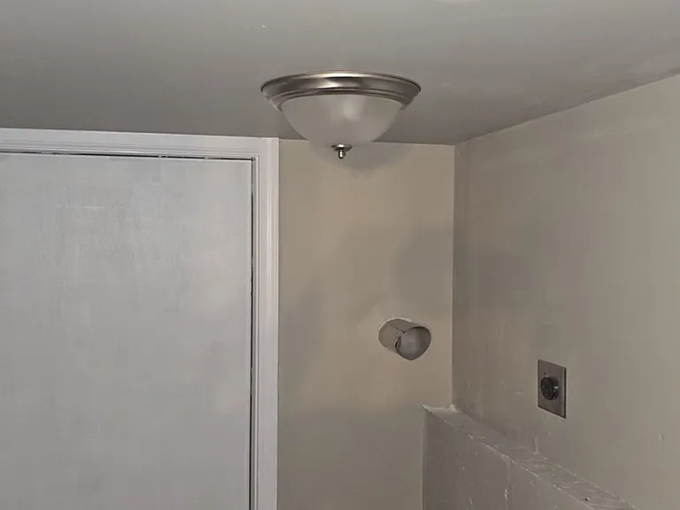 809 NE 74th St — Photo 37