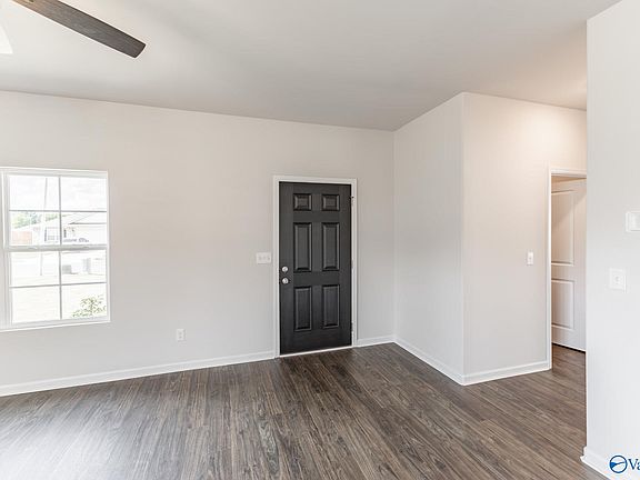 5th image of 135 Domingues Ave