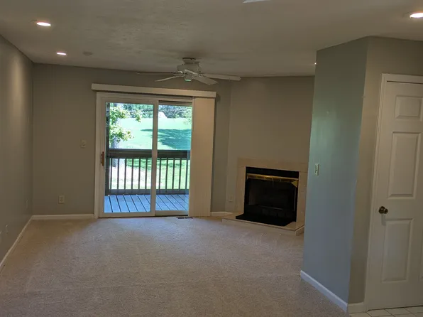 9605 S Lake Ridge Dr #6, Bloomington, IN 47401