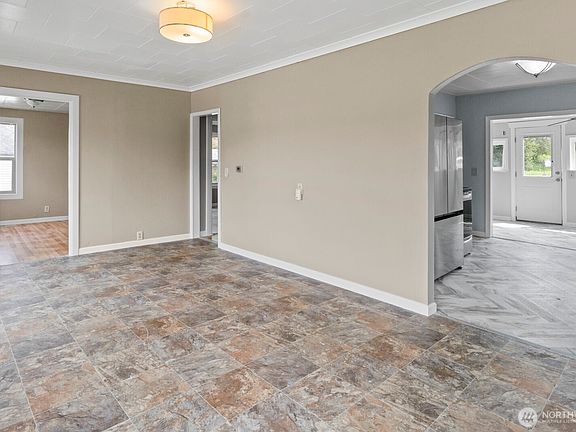 4th image of 317 W Pine