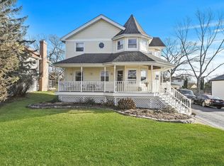 8929 Palisades Rd, Burr Ridge, IL 60527