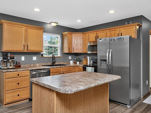 5th image of 6397 Oak Creek Dr