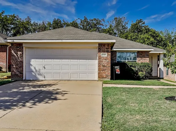 10309 Bear Hollow Dr, Fort Worth, TX 76244