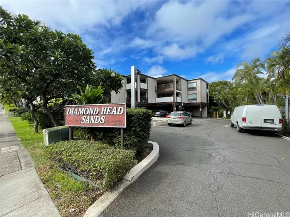 3721 Kanaina Ave APT 310, Honolulu, HI 96815