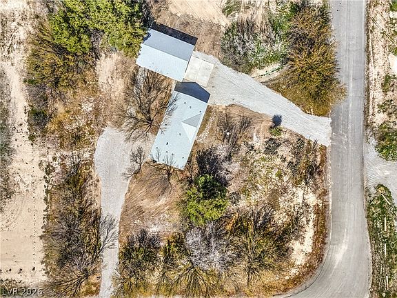 3rd image of 1140 Janet Ln