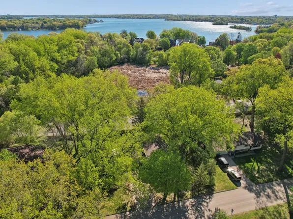 75 Pleasant Ln E, Tonka Bay, MN 55331